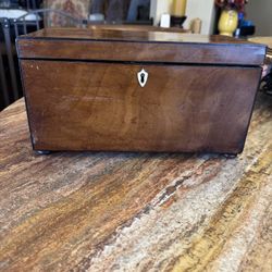 19th Century English Mahogany Rectangular Tea Caddy Box