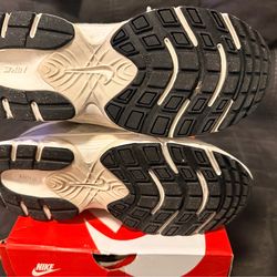 Nike white/silver sneakers Boys (size 5y)