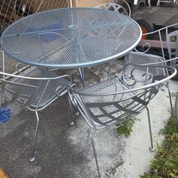 Just Like New Condition Metal Table With 4 