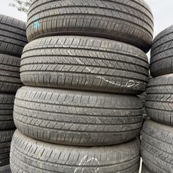 235 55 20 Vendo Un Set De Llantas Usadas En Excelente Condición Marca BRIDGESTONE 
