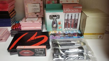 Eye shadow lipsticks evething you 👀 is under $$$$20