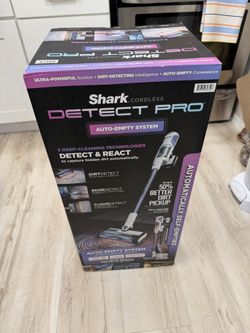 Brand New Shark Detect Clean & Auto Empty System, Cordless Stick Vacuum Cleaner- PowerFins Brushroll, LED Headlights