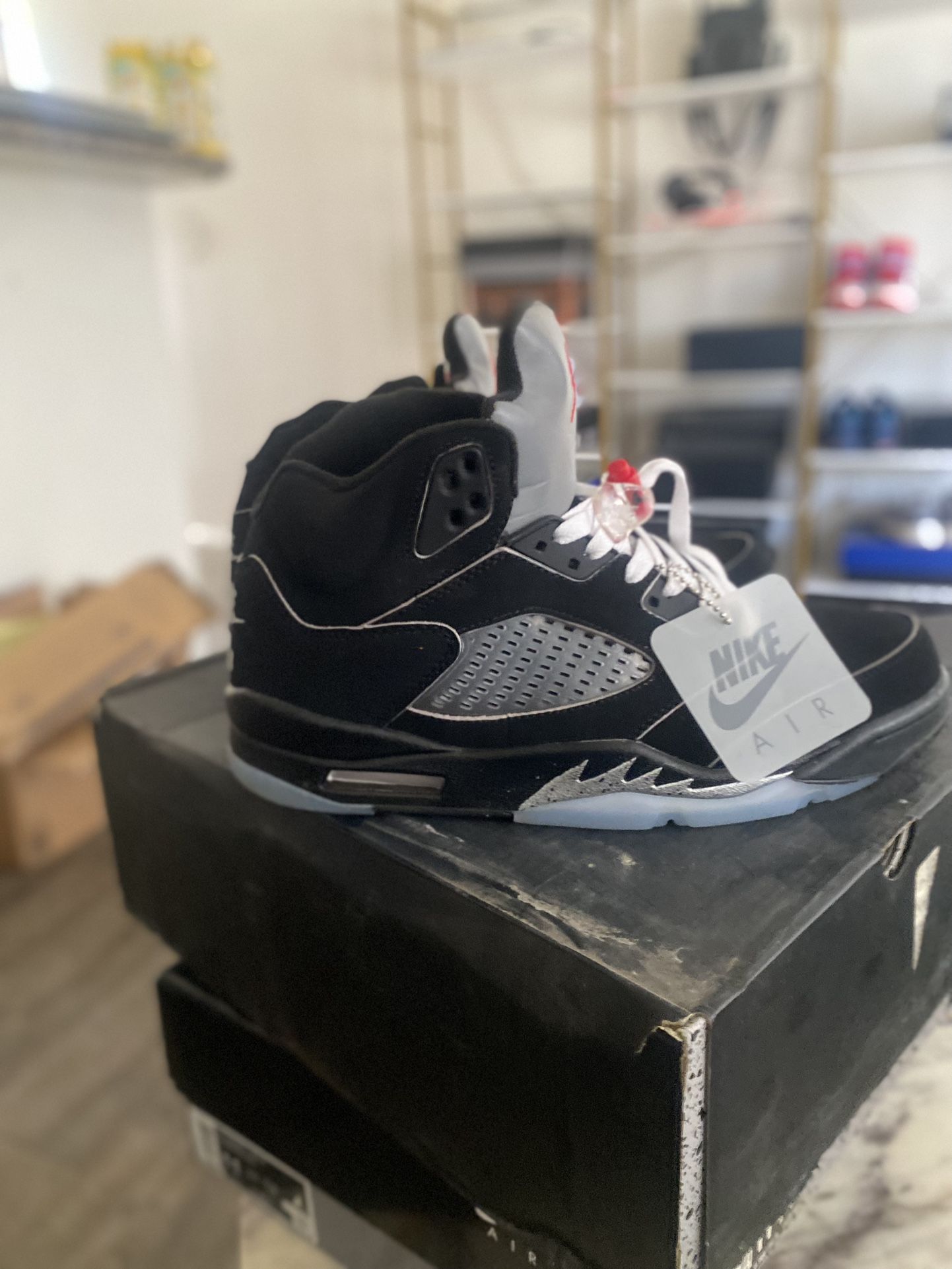 Air Jordan Retro 5 Metallic (2016)