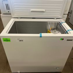 Vissani MDCF7WH 7 cu. ft. Manual Defrost Chest Freezer