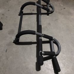 Pull Up Bar