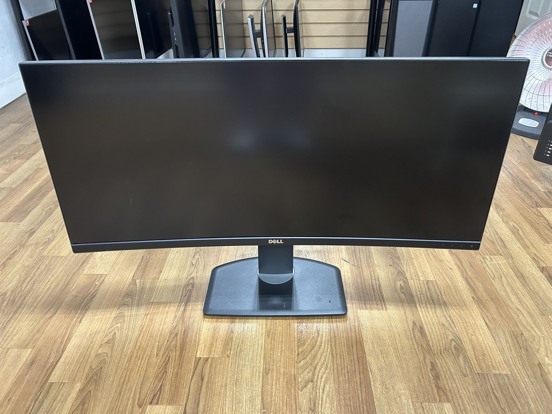 Dell U3415W 34 inch curved LED monitor 3440x1440