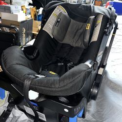 •	Luxury Doona Car Seat/Stroller | Clean & Gently Used