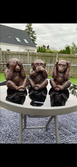 Three wise monkeys set