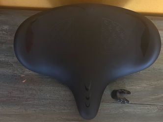 Extra Wide Oversized Comfort Bicycle Seat. Black
