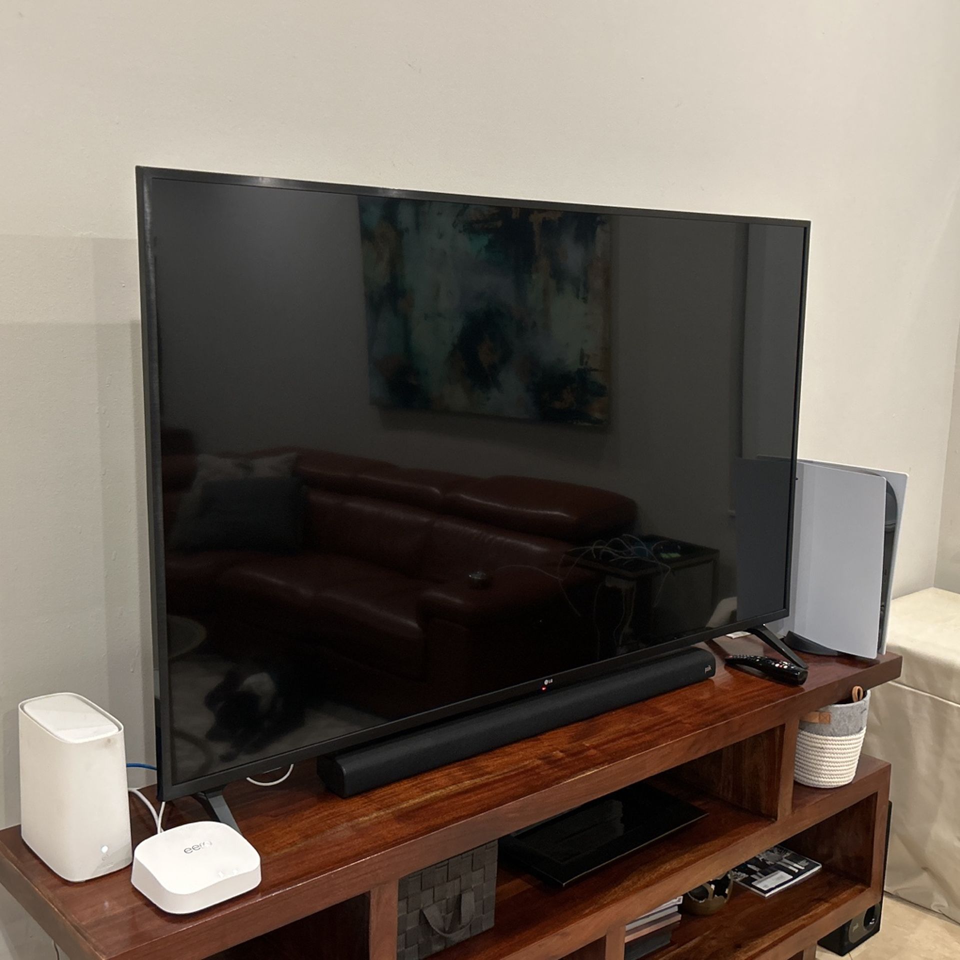 LG TV 65 Inch UM7300PUA Used In Perfect Condition