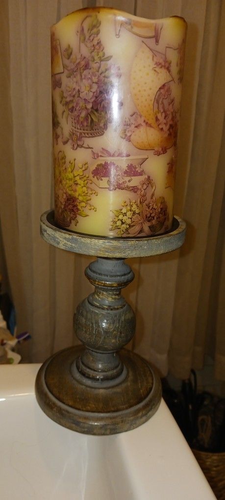 REAL WAX FLAMELESS CANDLE