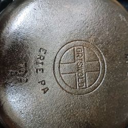 Griswold #4 Cast Iron Skillet