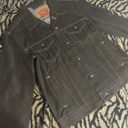 Brown Levi’s Jacket (M)