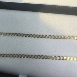 10k Cuban Curb 2.5mm 22” 4.4 Grams