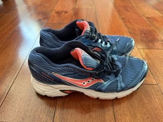 Women’s Saucony Oasis 2 Sneakers, size 8.5