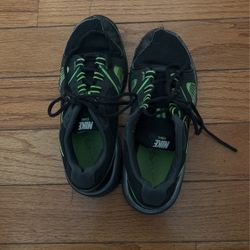 Nike boys five youth black green Tennis Shoes Normal Wear And Tear