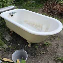 Clawfoot Tub 