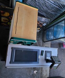 Fresh Mart Retail Checkout Counter with POS Terminal