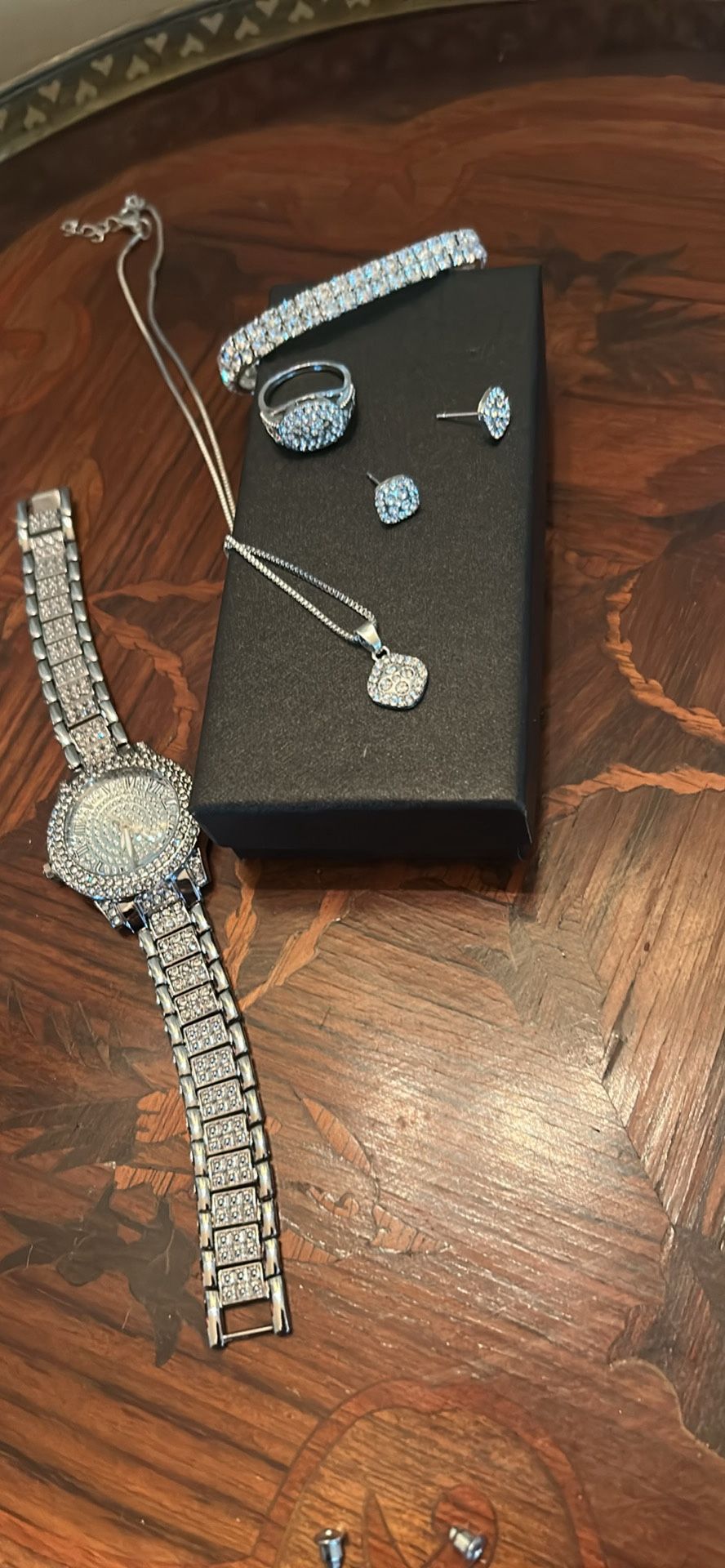 Beautiful costume, jewelry assortment