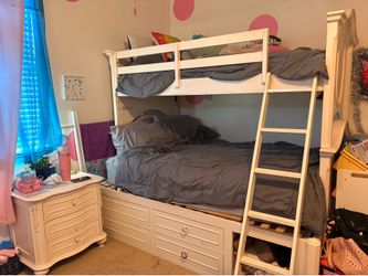 Bedroom set
