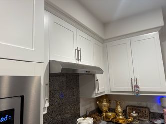Cabinet pull handles
