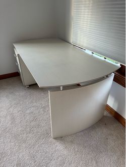 Desk table