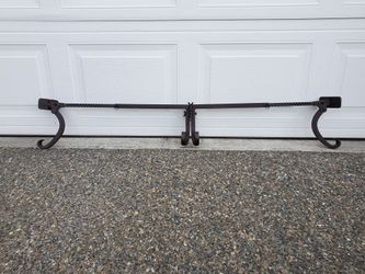 Garland double-door hanger