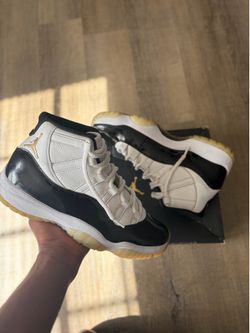 Jordan 11 Gratitude - Size 9.5