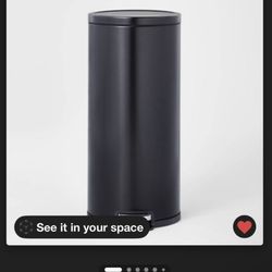 30L Round Step Trash Can