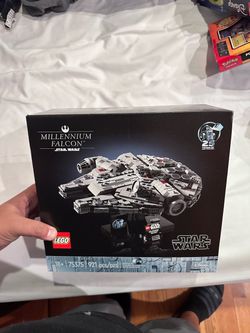 LEGO Star Wars Millennium Falcon (75375) – 921 Pcs – Brand New Sealed
