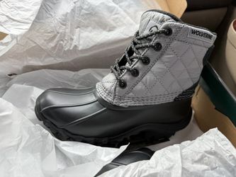 ⛄️ Women  Snow Boots Waterproof Boots Size 5.5 ( Big Kids Size 4.5) NEW  ❄️ 