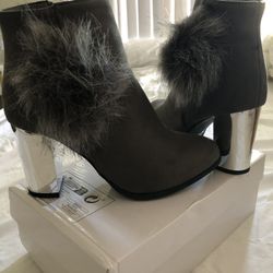 Gray/silver Boots Size 8