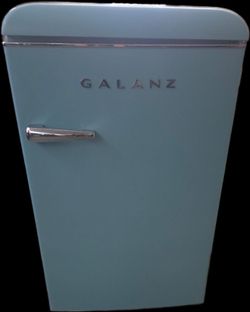 GALANZ BLUE RETRO COMPACT REFRIGERATOR 4.4Cu.ft. LIKE NEW EXCELLENT CONDITION
