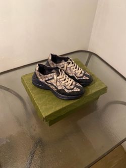 Men’s Gucci Shoes (Size 10)