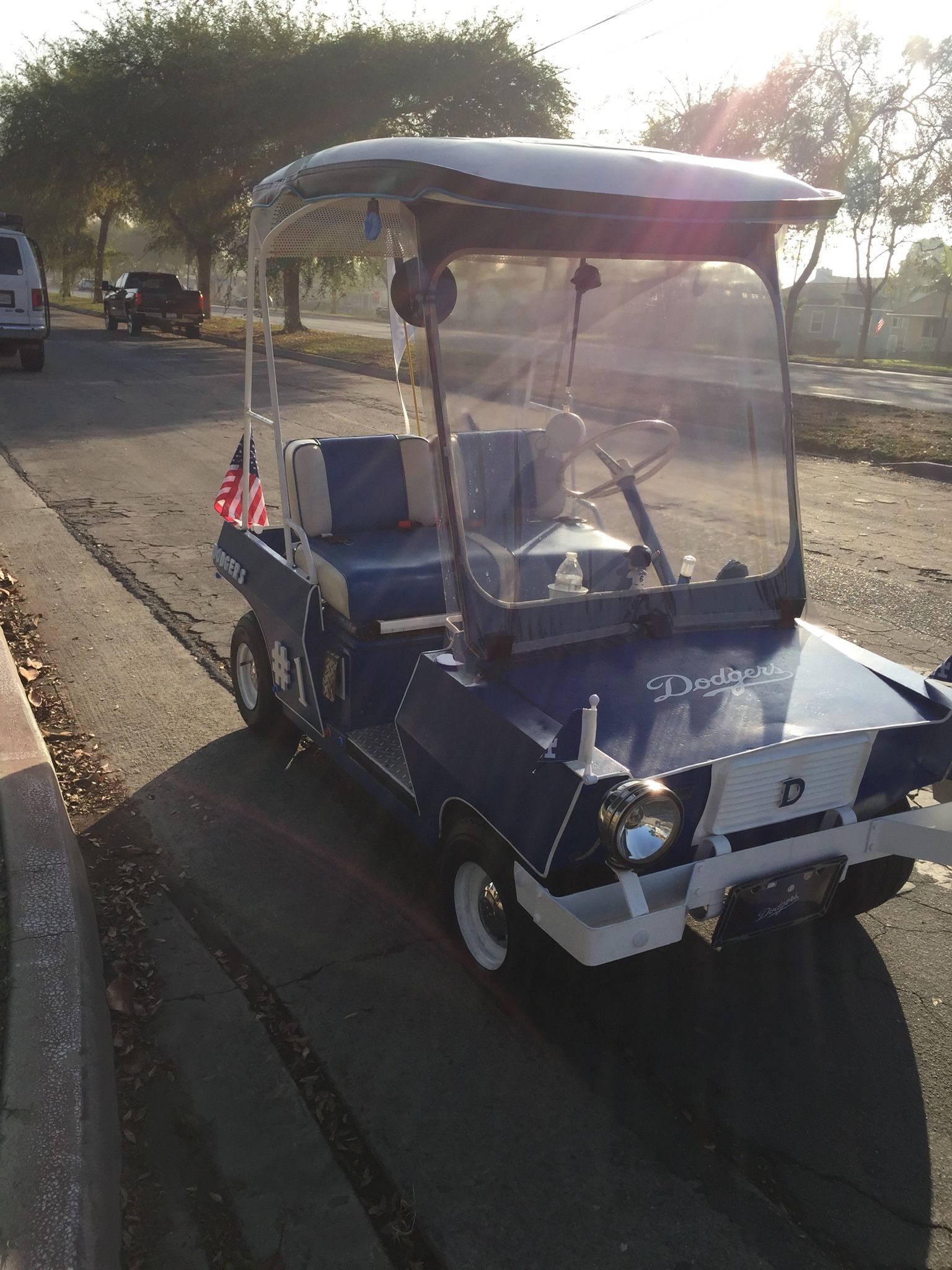 Golf Cart Los Angeles Dodgers! Needs Batteries Only. for Sale in Lakewood, CA OfferUp