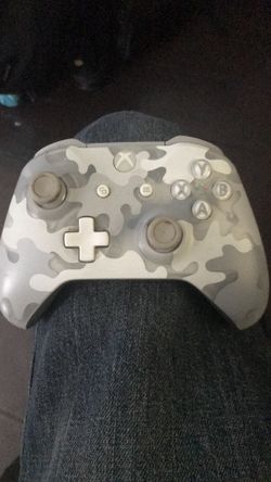 Arctic camo Controller