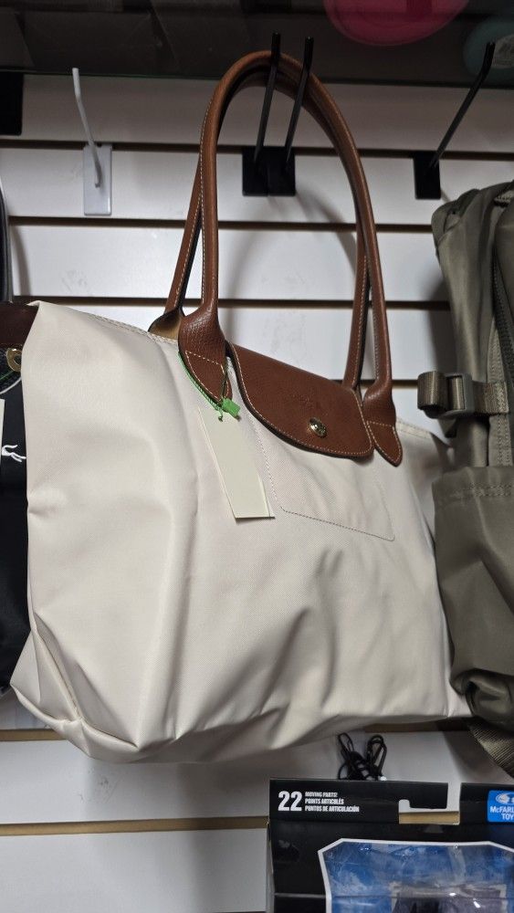 Longchamp Size M