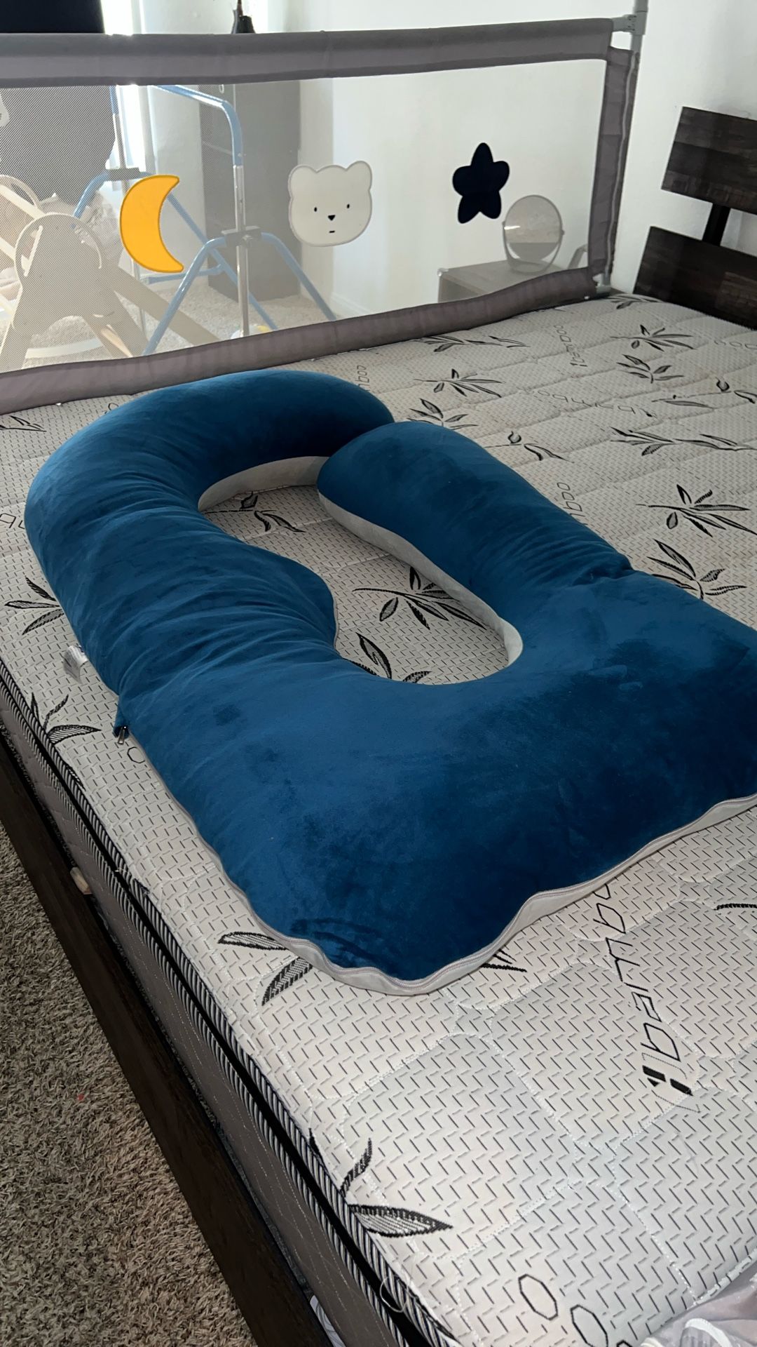 Pregnancy / Body Pillow With Removable Cover