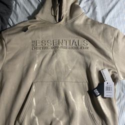 M beige essential sweatshirt