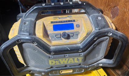 DEWALT 20V Lithium-Ion Bluetooth Cordless Jobsite Radio/Charger