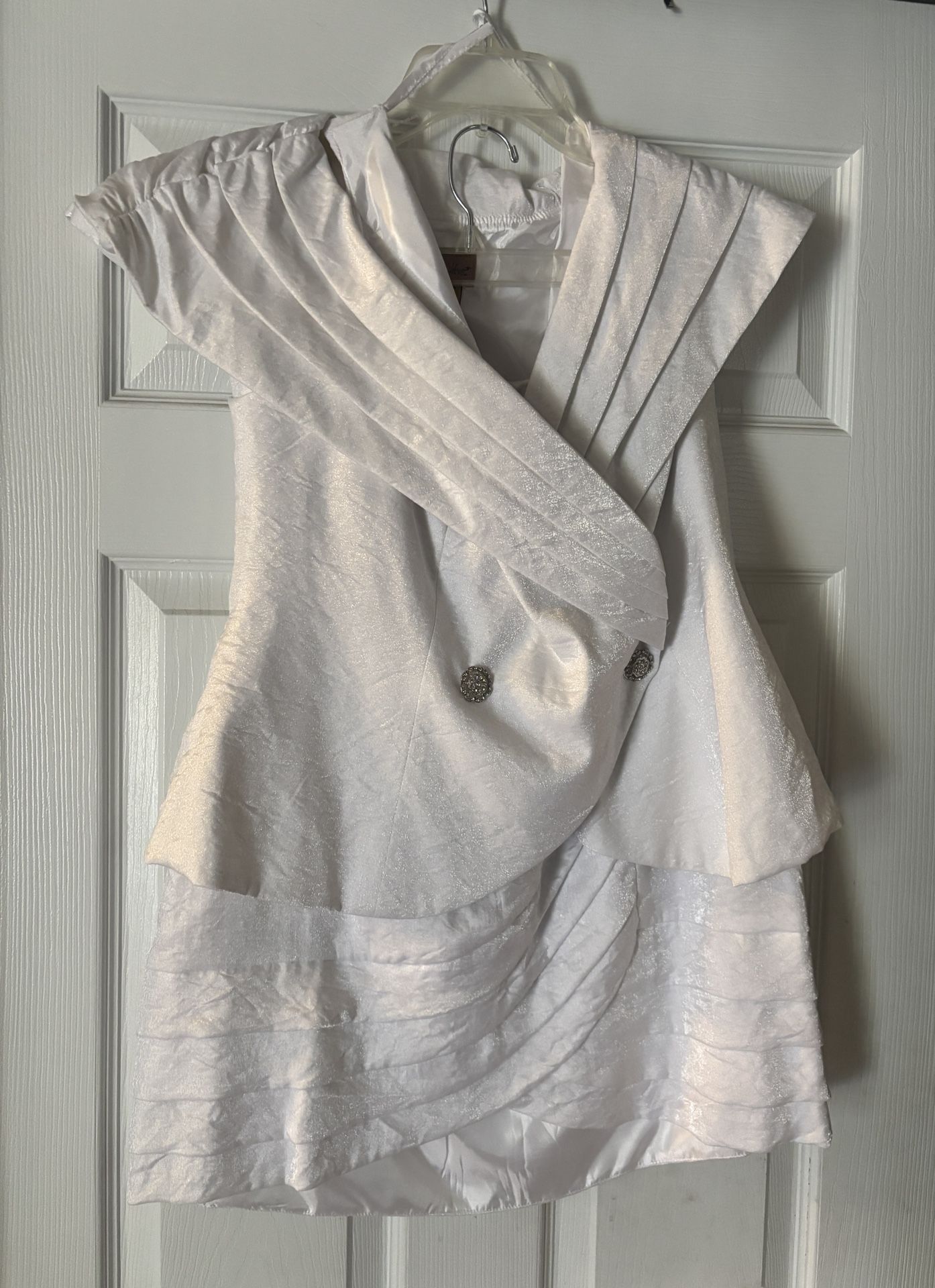 Brand new ladies, white dress suit Size 12