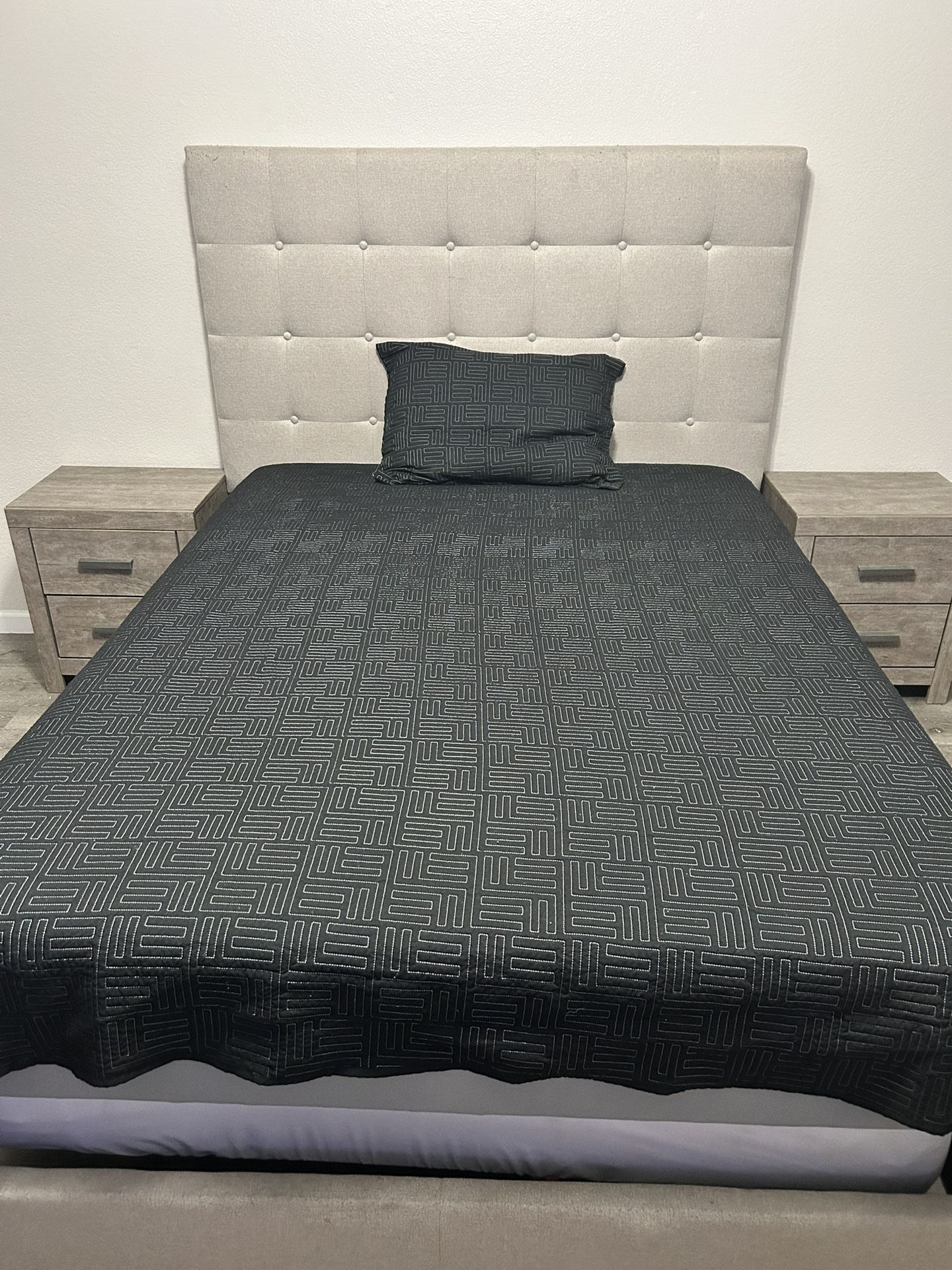 Queen Size Bed Set