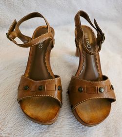 Womens shoes