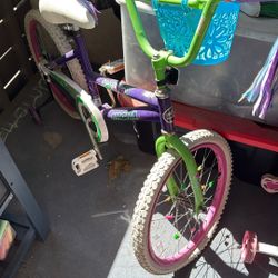 Girls bike