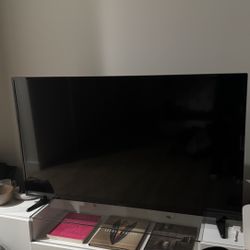 55” Insignia Tv