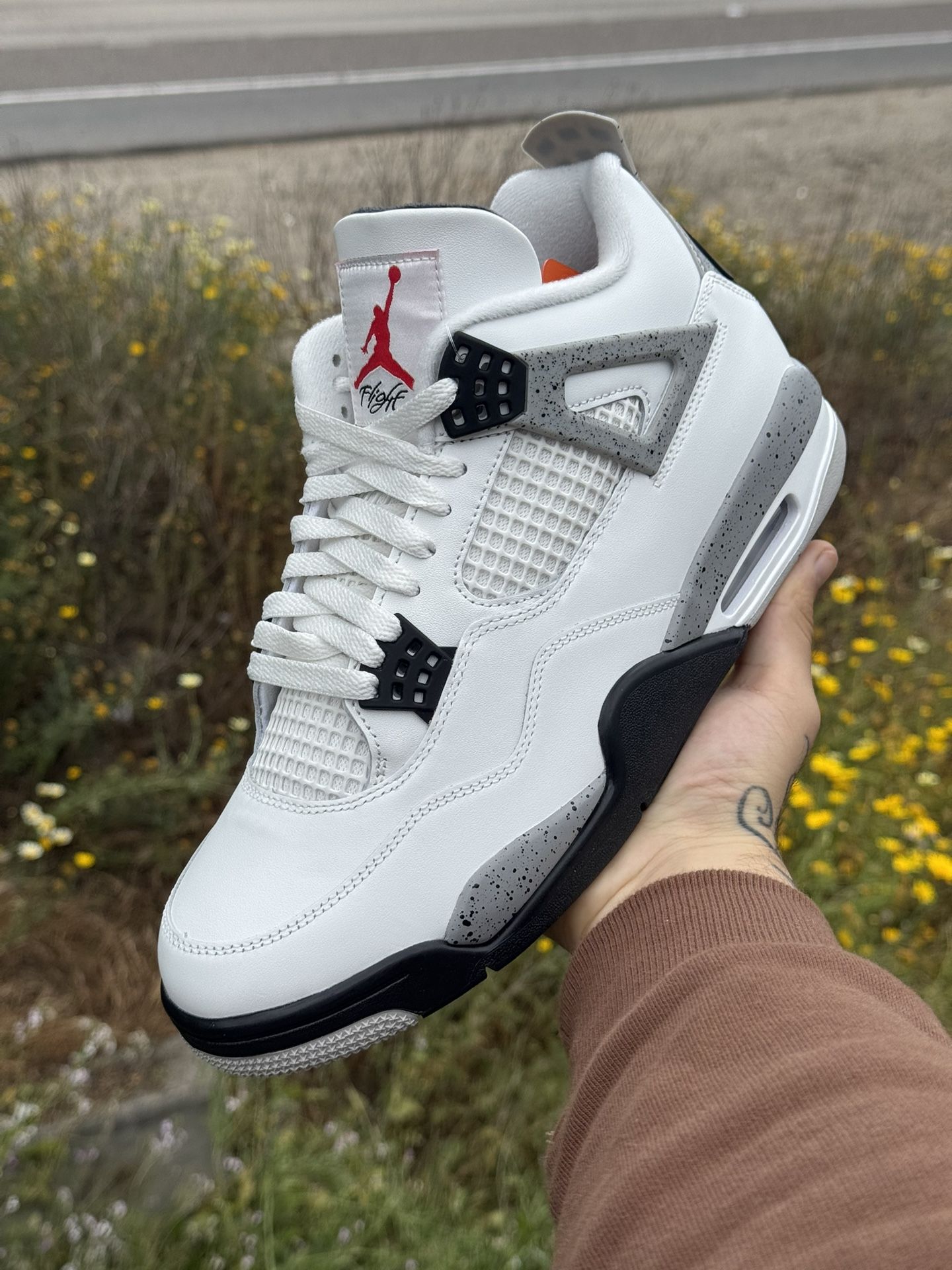Jordan 4 White cement Brand New