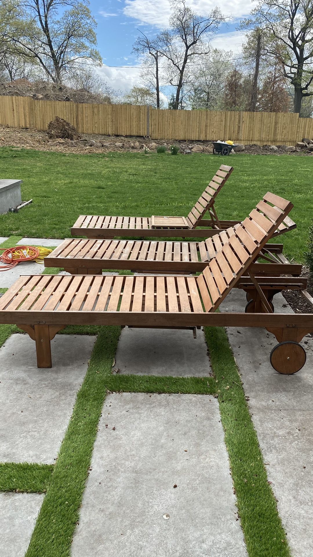 3 SAFAVIEH Outdoor Living Newport Brown Cart Wheel Adjustable Chaise for Sale in Little Falls 