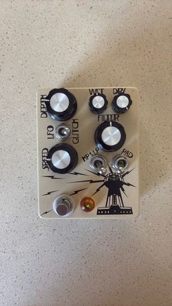 Hungry Robot Wardenclyffe Lofi Chorus Guitar Pedal