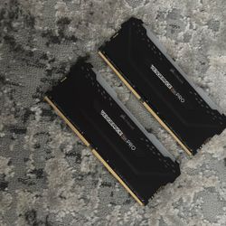 corsair RGB vengeance pro ddr4  32GB(2 X 16GB) 3600MHz
