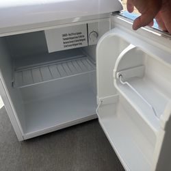 Mini fridge